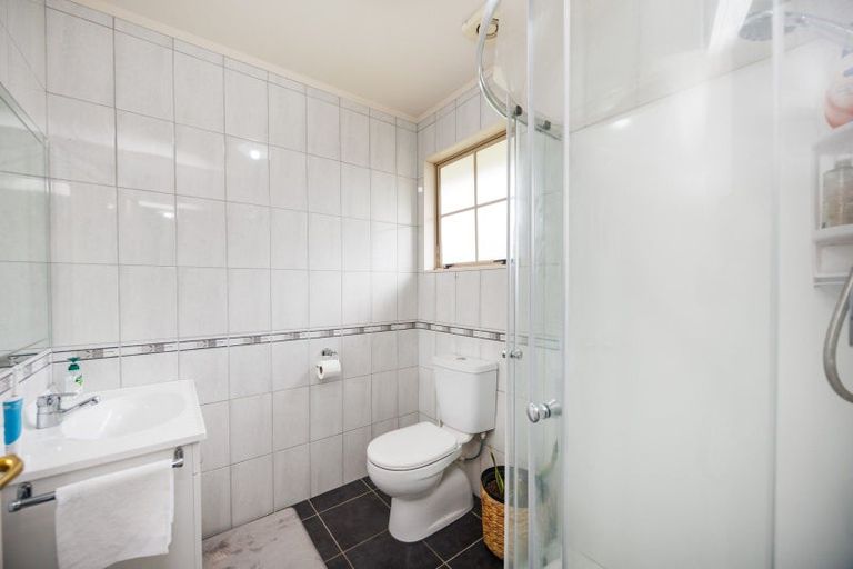 Photo of property in 27 Leander Place, Milson, Palmerston North, 4414