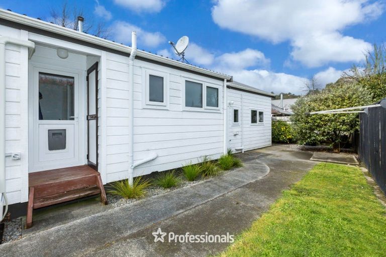 Photo of property in 3 Donegal Grove, Birchville, Upper Hutt, 5018