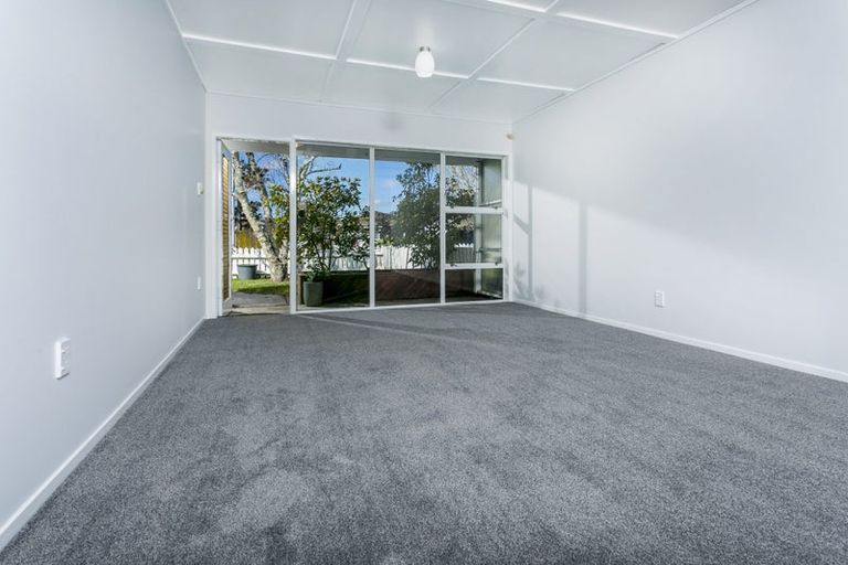 Photo of property in 1/20 Chartwell Avenue, Glenfield, Auckland, 0629