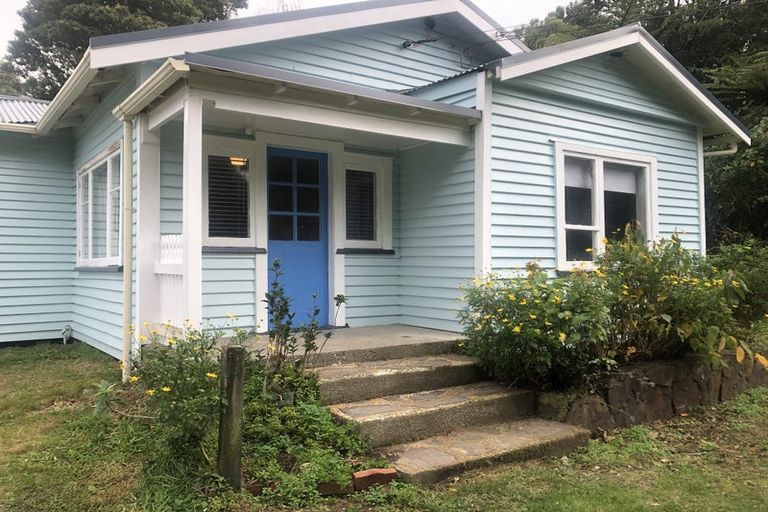 Photo of property in 46 Pekanga Road, Normandale, Lower Hutt, 5010