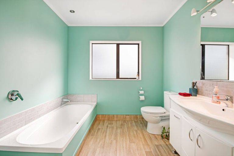 Photo of property in 180 Wishart Road, Helensville, 0875