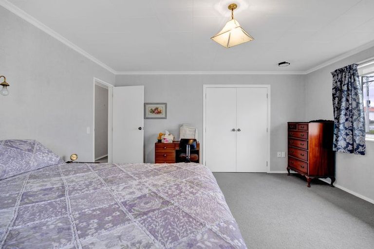 Photo of property in 11 Furlong Street, Hawera, 4610