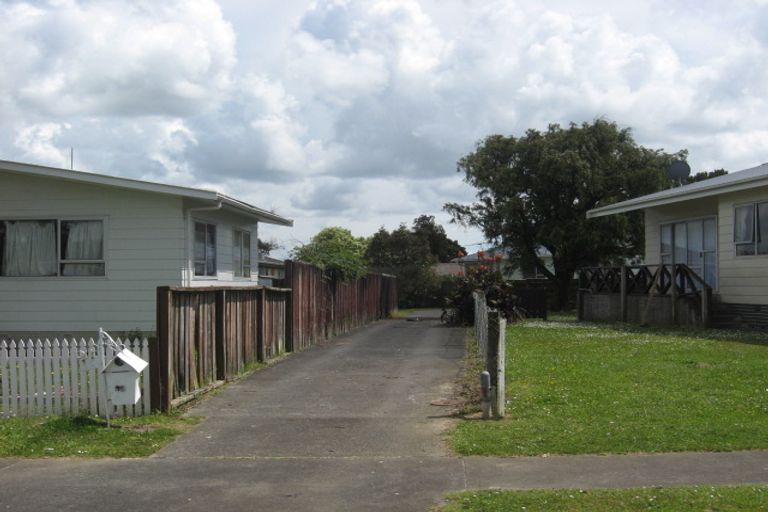 Photo of property in 10 Ewbank Place, Manurewa, Auckland, 2102