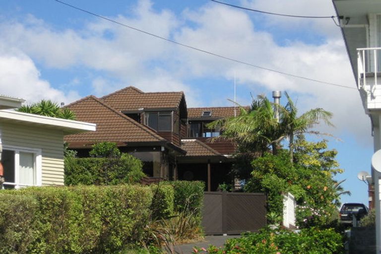 Photo of property in 79a Stanley Point Road, Stanley Point, Auckland, 0624