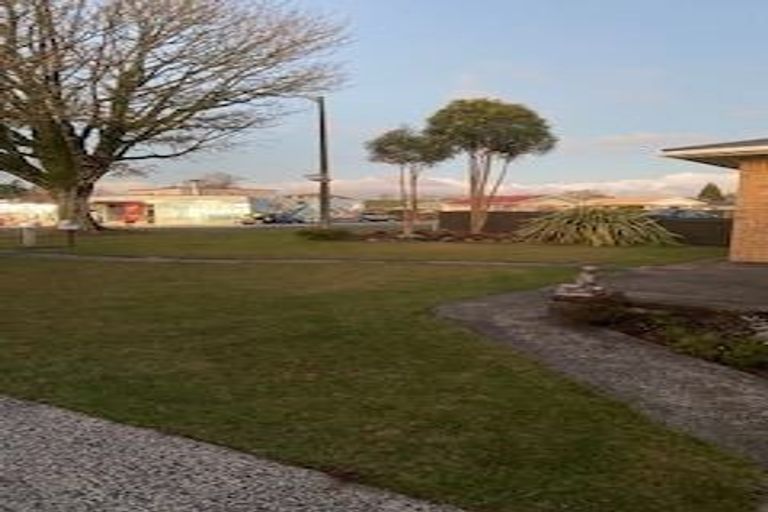 Photo of property in 32 Pohutukawa Drive, Tokoroa, 3420