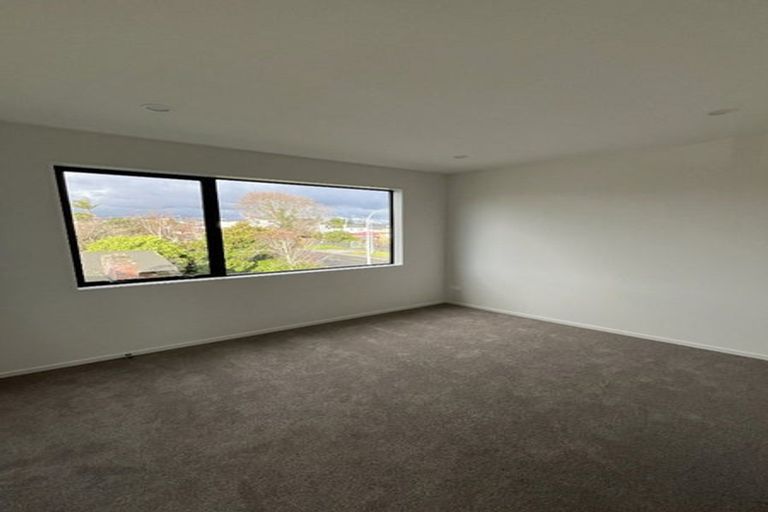 Photo of property in 2/14 Ayr Road, Pakuranga, Auckland, 2010