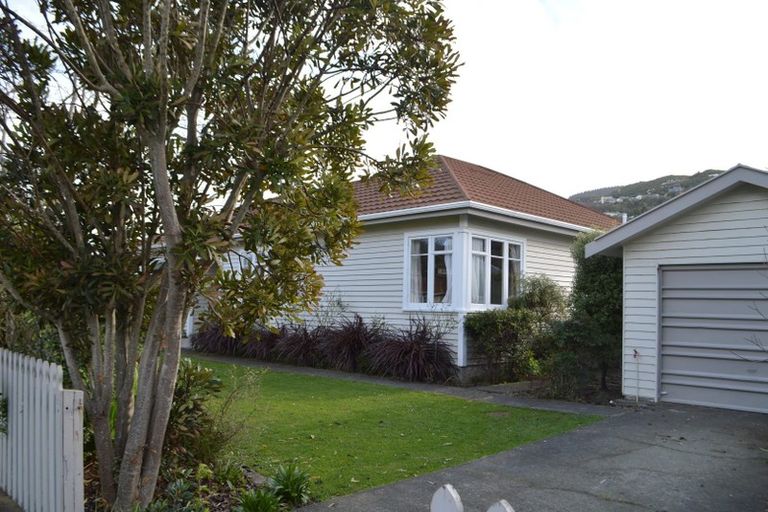 Photo of property in 39 Beauchamp Street, Tawa, Wellington, 5028