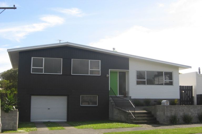 Photo of property in 27 Rospeath Crescent, Spotswood, New Plymouth, 4310