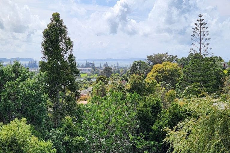 Photo of property in 11 Moffat Road, Red Beach, 0932