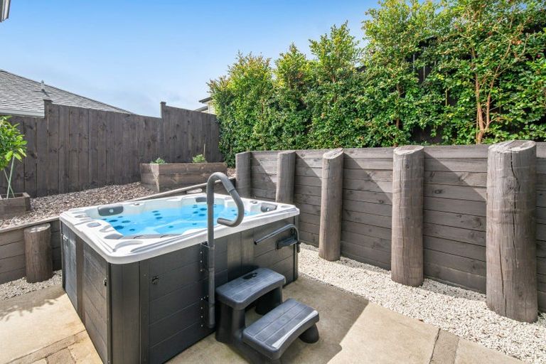 Photo of property in 22 Takurua Terrace, Orewa, 0931