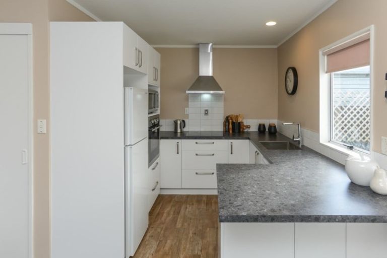 Photo of property in 2/1400 Woodstock Avenue, Mayfair, Hastings, 4122