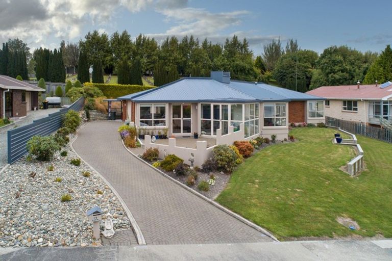 Photo of property in 15 Aotea Crescent, Gore, 9710