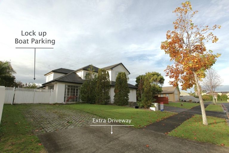 Photo of property in 7 Corta Bella Place, Golflands, Auckland, 2013