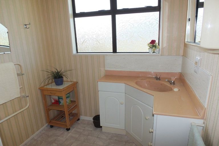 Photo of property in 24b Park Street, Foxton, 4814