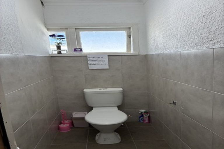 Photo of property in 49 Woodglen Road, Glen Eden, Auckland, 0602