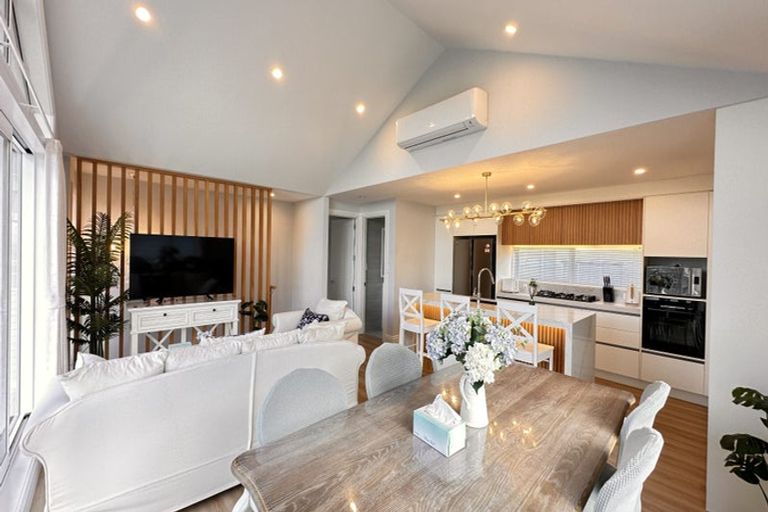 Photo of property in 7b Garadice Road, Rothesay Bay, Auckland, 0630