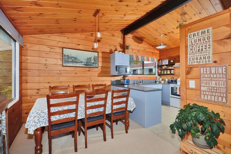 Photo of property in 15 Ascot Avenue, Te Kamo, Whangarei, 0112