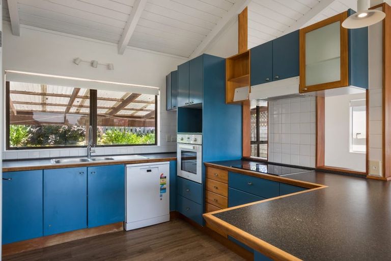 Photo of property in 2 Denby Close, Athenree, Katikati, 3177