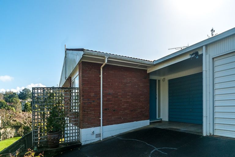 Photo of property in 2/16 Castleton Drive, Howick, Auckland, 2014