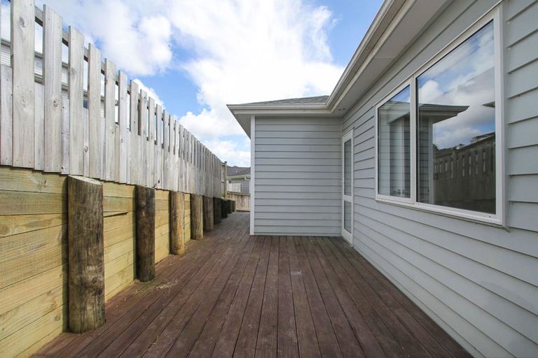 Photo of property in 17 Korihi Drive, Swanson, Auckland, 0614