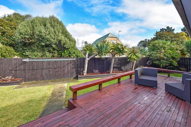 Photo of property in 16 Pinehurst Place, Wattle Downs, Auckland, 2103