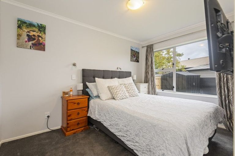 Photo of property in 24 Chadwick Place, Highbury, Palmerston North, 4412
