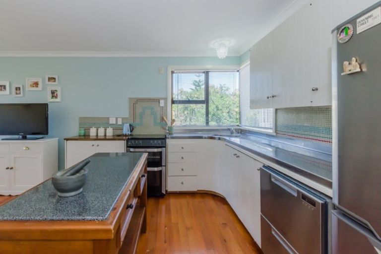 Photo of property in 20 Eatwell Avenue, Paraparaumu Beach, Paraparaumu, 5032