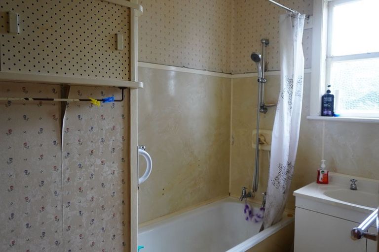 Photo of property in 24 Riemenschneider Street, Manaia, 4612