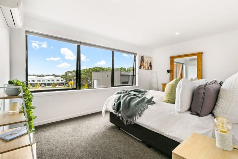 Photo of property in 7 Hudson Bay Road, Hobsonville, Auckland, 0616