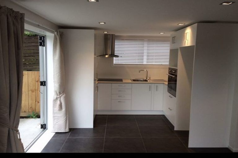 Photo of property in 73 Pine Avenue, Henderson, Auckland, 0612