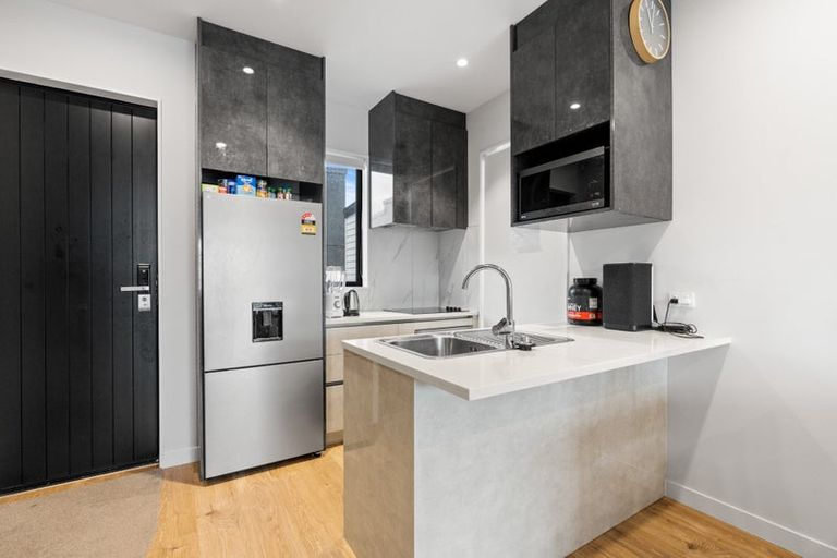 Photo of property in 18 Parahau Road, Papakura, 2110