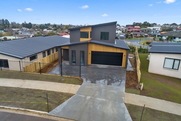 Photo of property in 20 Te Tiireke Drive, Glenview, Hamilton, 3206