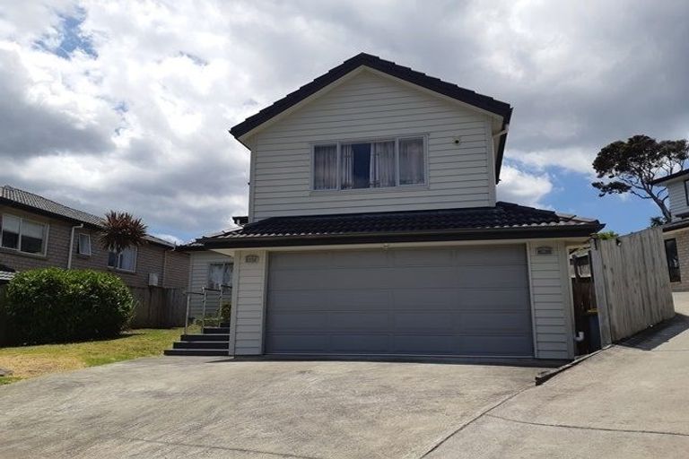 Photo of property in 102 Tamahere Drive, Glenfield, Auckland, 0629