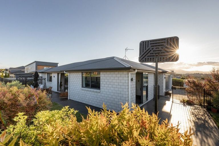 Photo of property in 1 Anglers Way, Omokoroa, 3114