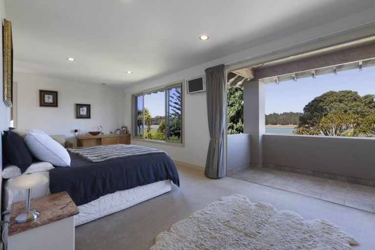 Photo of property in 2213 Whananaki North Road, Whananaki, Hikurangi, 0181