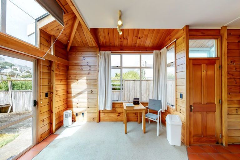 Photo of property in 16 Mcfarlane Street, Mount Victoria, Wellington, 6011