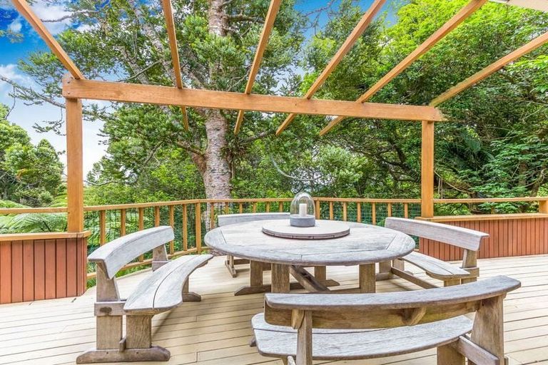 Photo of property in 409 Titirangi Road, Titirangi, Auckland, 0604