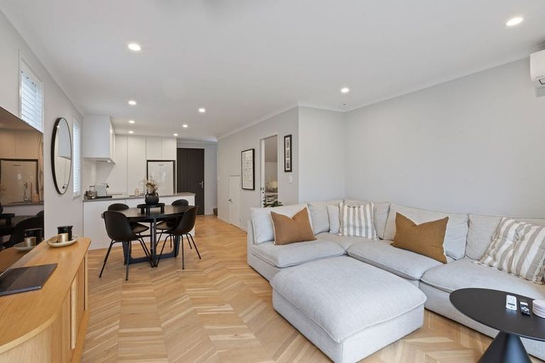 Photo of property in 10 Patariki Way, Beach Haven, Auckland, 0626