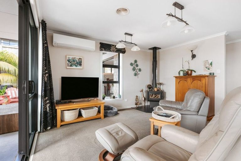 Photo of property in 13 Island View Heights, Coastlands, Whakatane, 3120