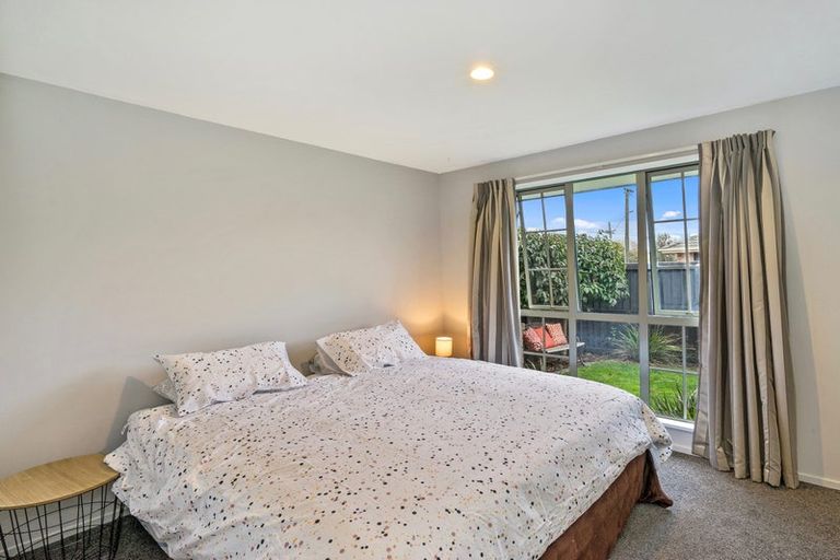 Photo of property in 433 Mairehau Road, Parklands, Christchurch, 8083