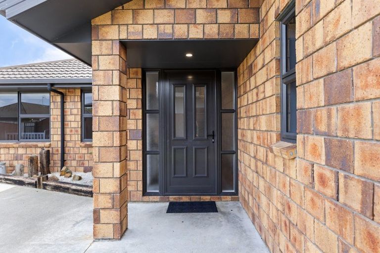 Photo of property in 7 Nevada Way, Kelvin Grove, Palmerston North, 4414