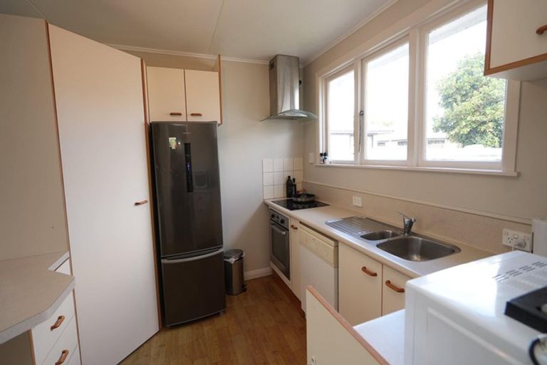 Photo of property in 57a Crewe Crescent, Hokowhitu, Palmerston North, 4410