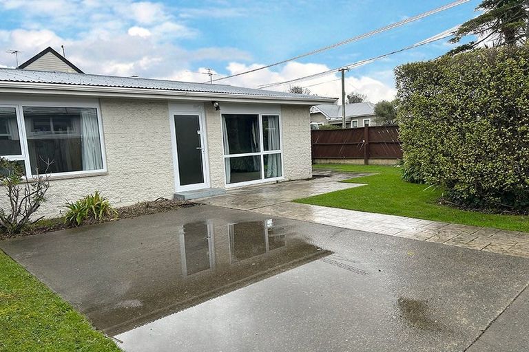 Photo of property in 1/490 Barbadoes Street, Edgeware, Christchurch, 8013