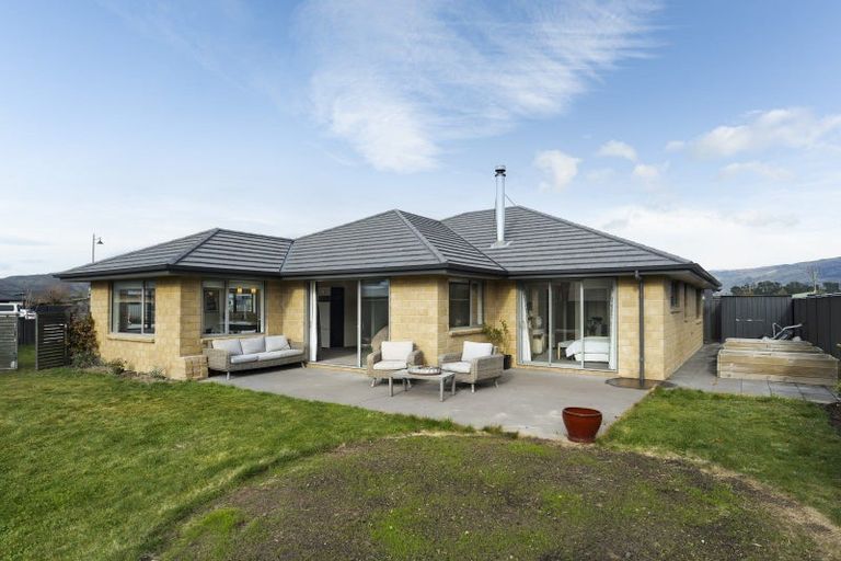 Photo of property in 22 Magnetic Place, Cromwell, 9310