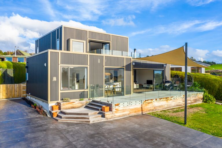 Photo of property in 8 Ngatea Road, Diamond Harbour, Lyttelton, 8971