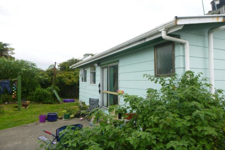 Photo of property in 59 Romilly Street, Westport, 7825