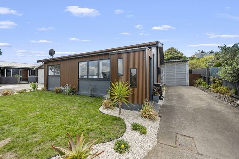Photo of property in 35 Pukeko Place, Westshore, Napier, 4110
