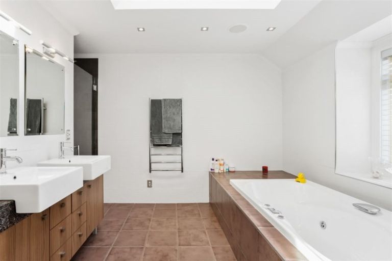 Photo of property in 54 Idris Road, Fendalton, Christchurch, 8052