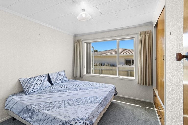 Photo of property in 20-20a Huatoki Street, Vogeltown, New Plymouth, 4310