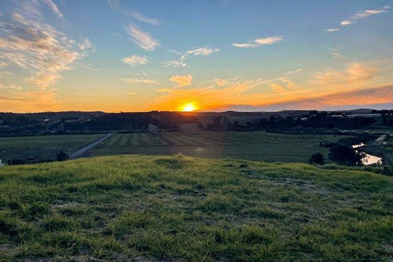 Photo of property in 84 Kiwitahi Road, Helensville, 0875